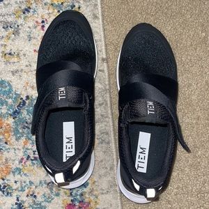Selling BRAND NEW TIEM cycle shoes.